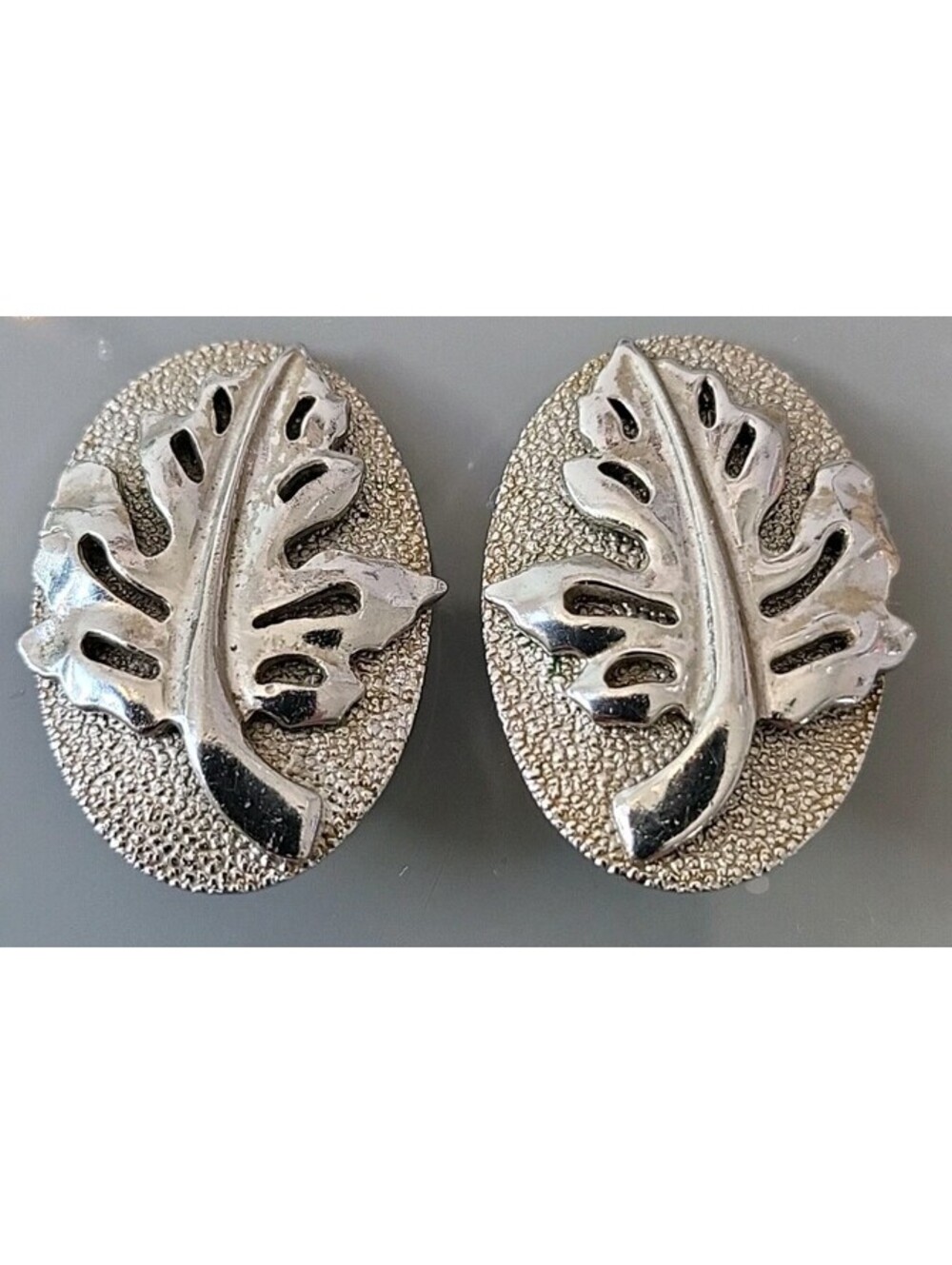 Vintage Clip-on Earrings Whiting & Davis Co. Silver Toned Leaves EUC O8